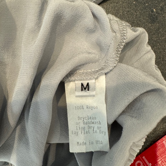 NWOT Jen’s Pirate Booty Gray Distressed Hem Low Back Tank Top M - Picture 7 of 7